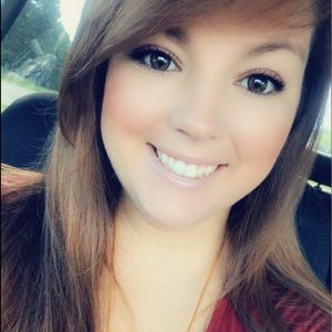 Meet your Posher, Candace